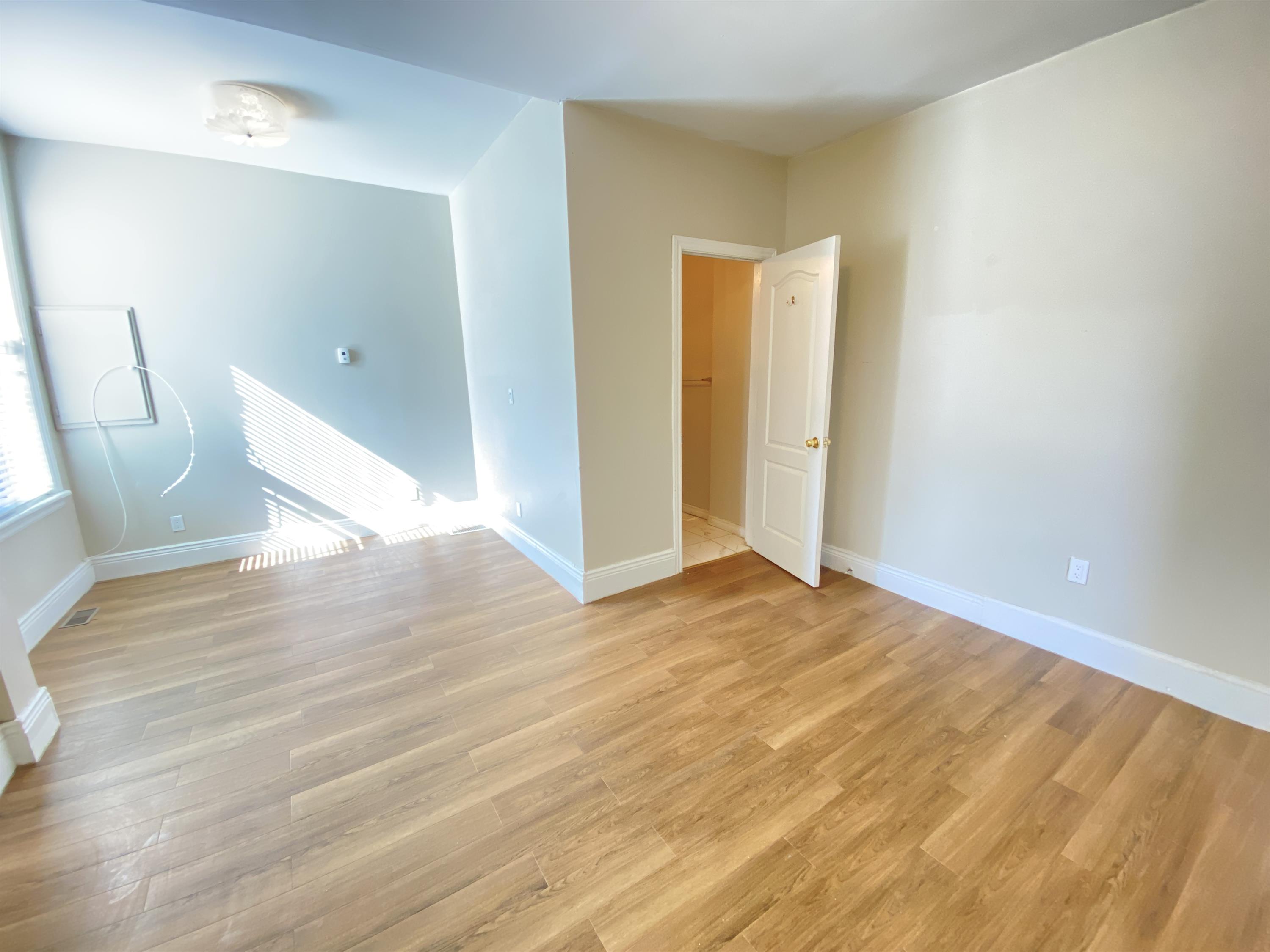 226 Victoria Avenue North - 2