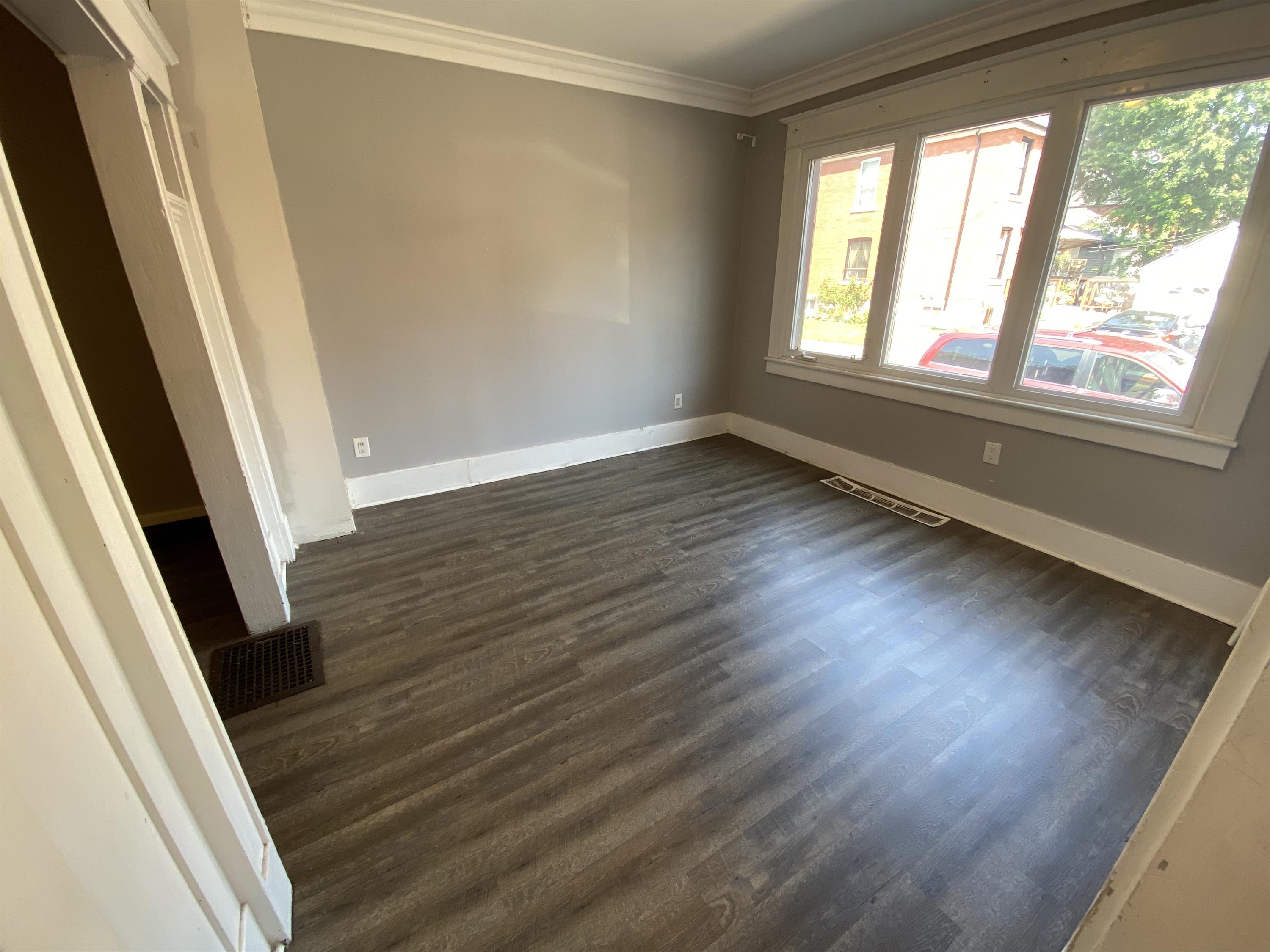 254 Holton Avenue South - 1