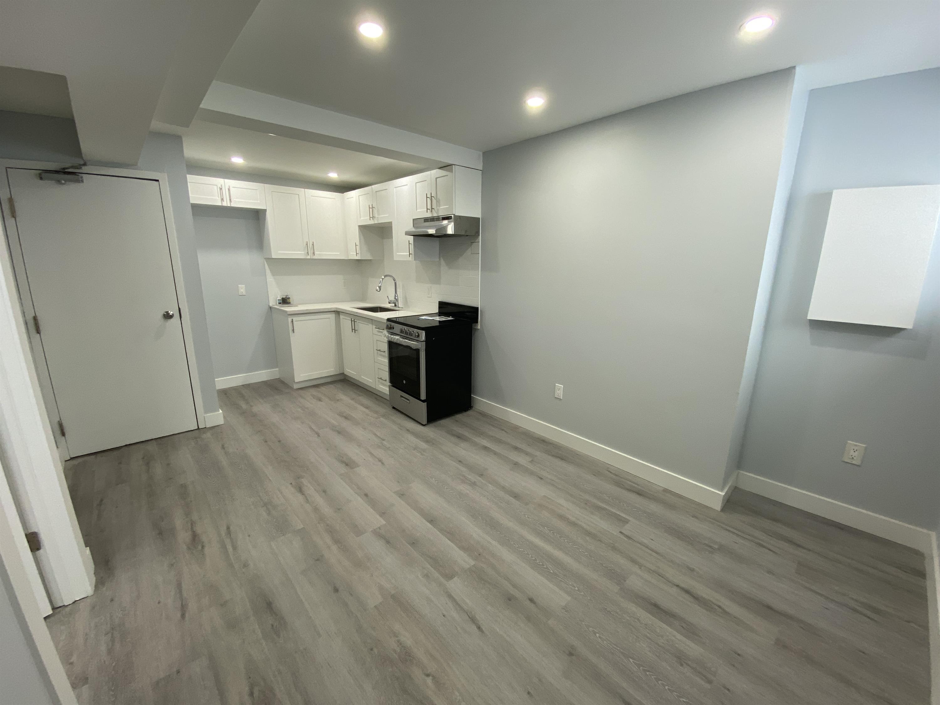 55 Wentworth Street South - 3