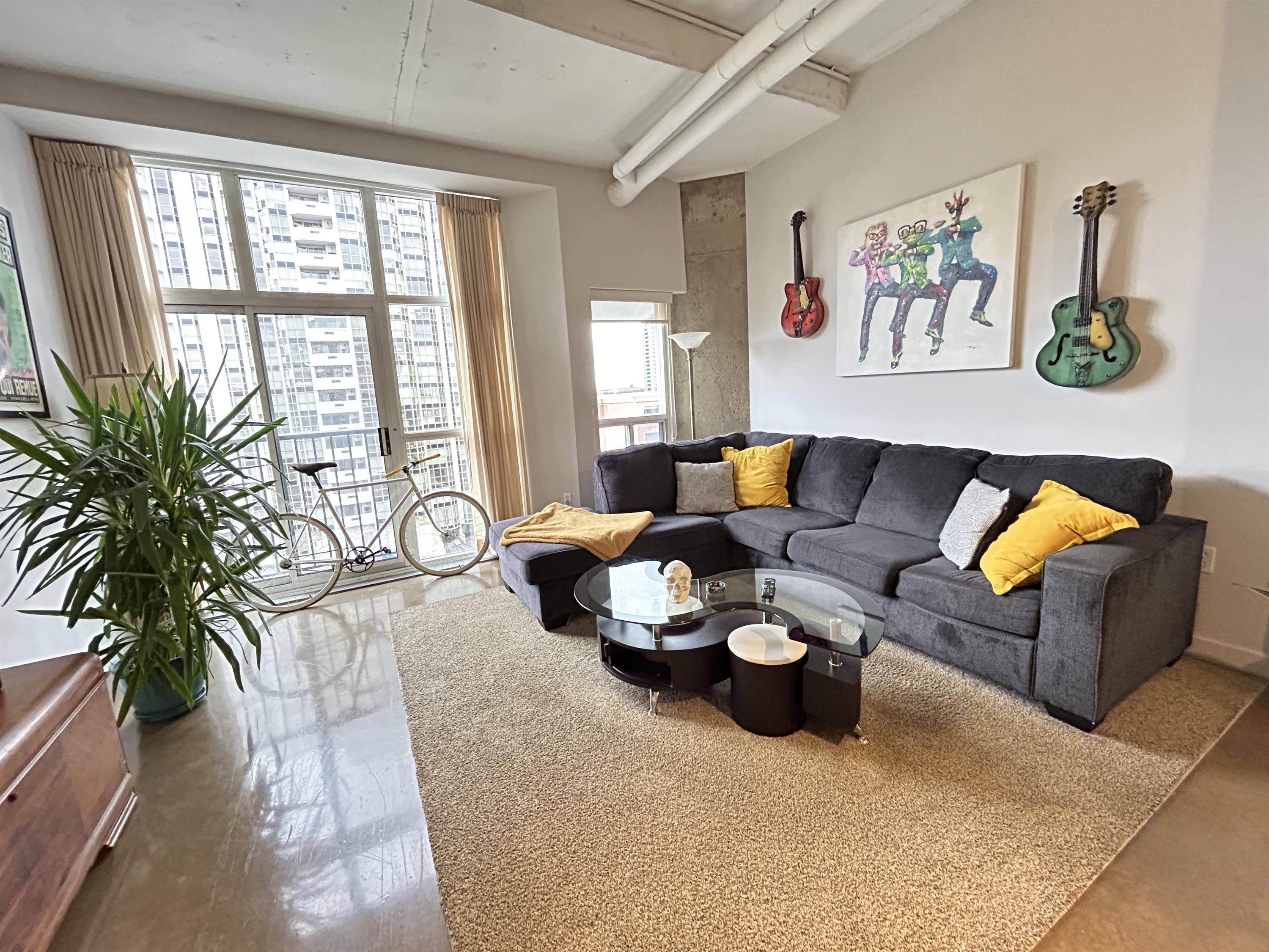 66 Bay Street South - 713